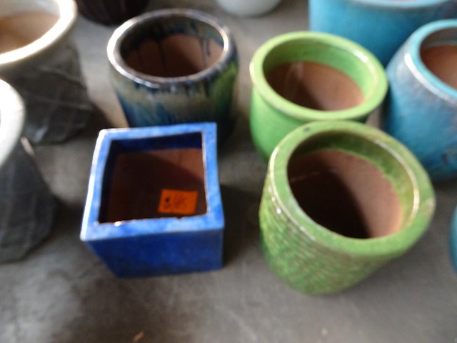 4x diverse vorstvrije terracotta bloembakken - afbeelding 1 van  4