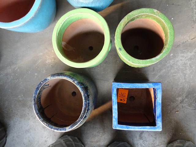 4x diverse vorstvrije terracotta bloembakken - afbeelding 4 van  4