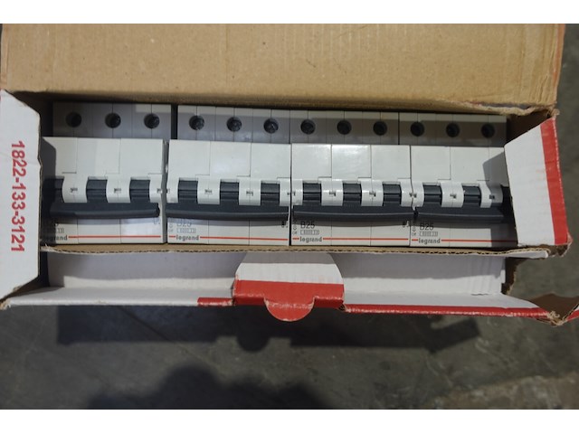 4x doos automatische zekering legrand - afbeelding 2 van  3