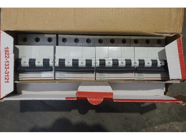 4x doos automatische zekering legrand - afbeelding 3 van  3