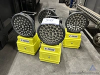 4x draagbare led-schijnwerper arisco. werking niet gekend.