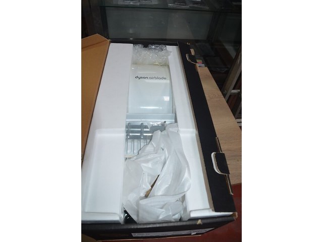 4x dyson airblade ab03 handdrogers, gebruikt, werking onbekend (b421) - afbeelding 4 van  9