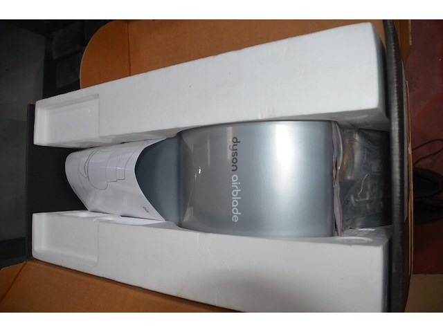 4x dyson airblade ab03 handdrogers, gebruikt, werking onbekend (b421) - afbeelding 6 van  9