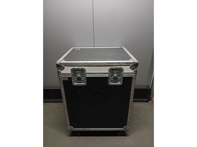 4x etc s4 led / series2 daylight / black 19° incl flightcase - afbeelding 3 van  3