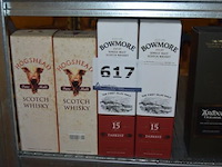 4x fles whisky, wo. 2x hogshead pure malt scotch whisky, 70cl, 2x bowmore islay single malt scotch whisky, 15 years darkest - afbeelding 1 van  3