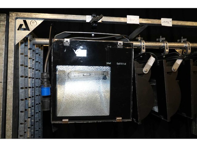4x floodlight asymetric hqi 400 ts - afbeelding 1 van  2