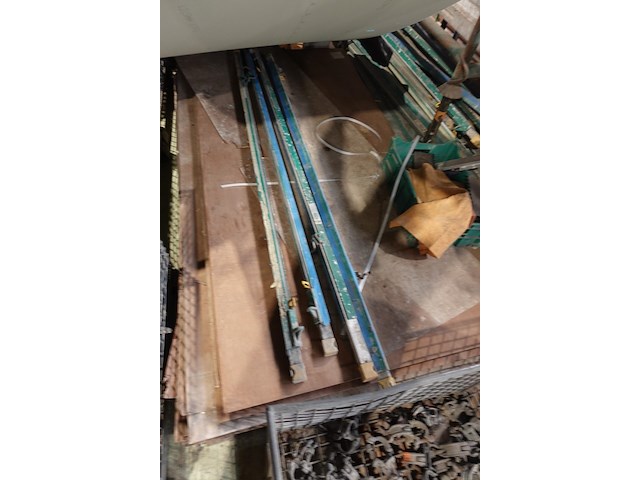 4x houder met inhoud - afbeelding 3 van  6