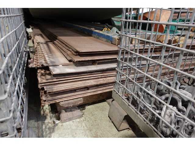 4x houder met inhoud - afbeelding 4 van  6