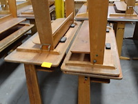 4x houten lessenaar + 8x diverse houten kinderstoelen - afbeelding 1 van  4