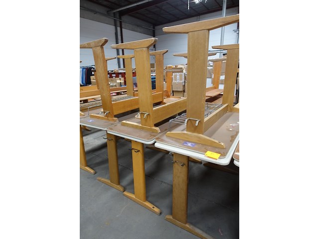 4x houten lessenaar - afbeelding 1 van  2