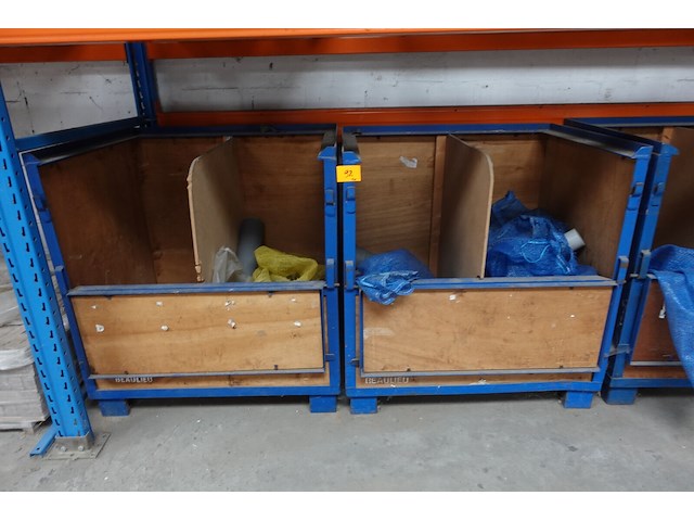 4x industriële stapelbak + inhoud - afbeelding 3 van  10