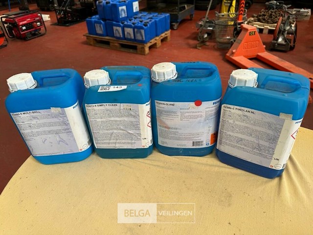 4x jerrycan met div reinigers riwax - afbeelding 1 van  6