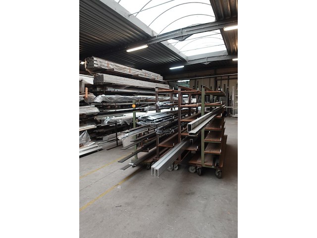 4x kar met inhoud - afbeelding 1 van  8