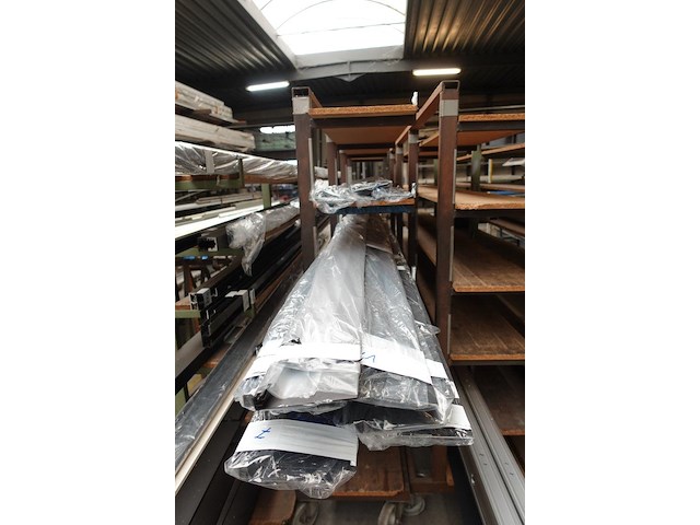 4x kar met inhoud - afbeelding 3 van  8