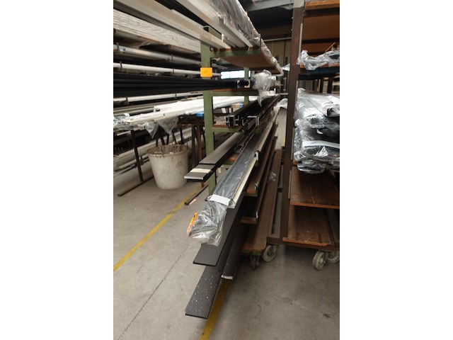 4x kar met inhoud - afbeelding 5 van  8