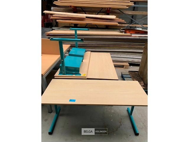 4x kleine schoolbanken - afbeelding 2 van  2