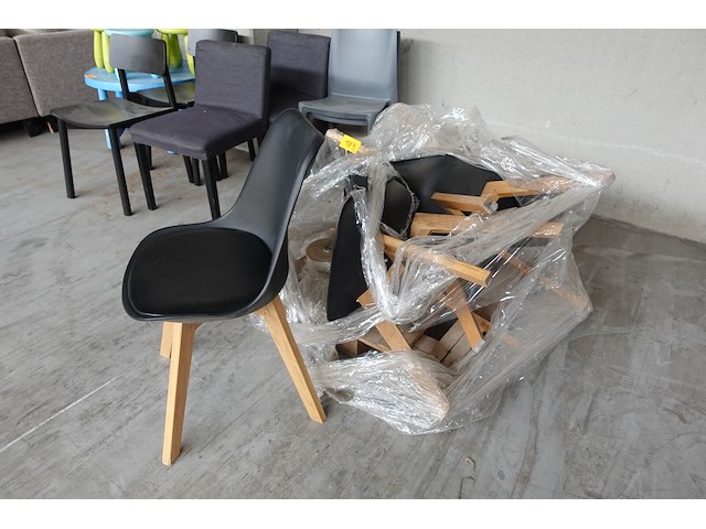 4x kunststof stoel - afbeelding 3 van  3