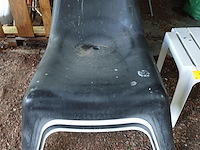 4x kunststof tuinstoel + bijzettafeltje - afbeelding 2 van  3