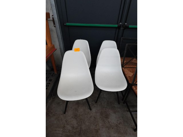 4x kuntstof stoel vitra - afbeelding 1 van  5