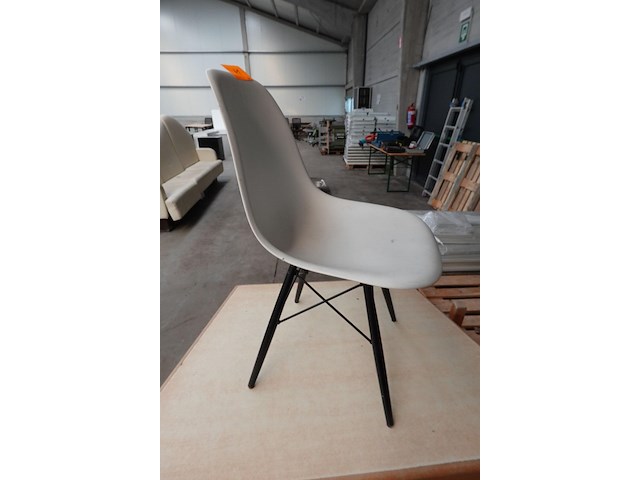 4x kuntstof stoel vitra - afbeelding 3 van  5