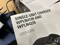 4x laadstation motorola wpln4199 / wpln4226, geschikt voor radiotoestellen zoals mtp8550ex. inclusief adapter. werking niet gekend. - afbeelding 2 van  3