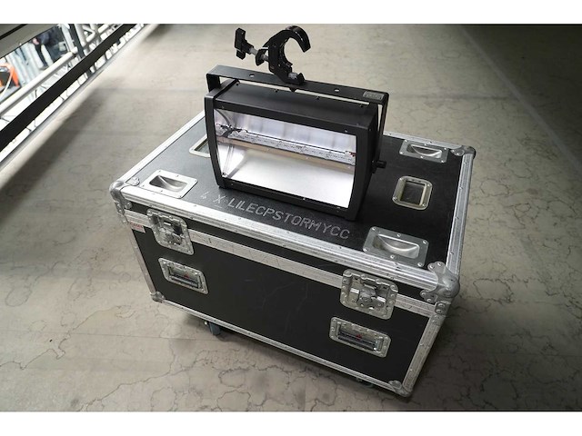 4x led strobe stormy cc + flightcase - afbeelding 2 van  2