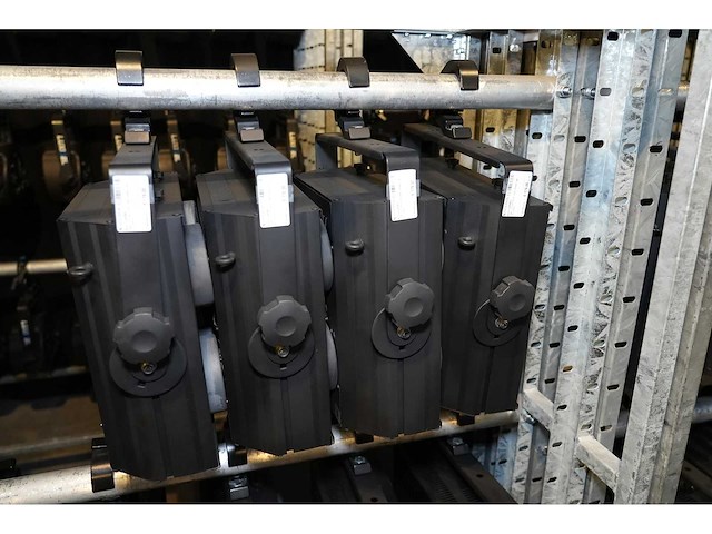 4x luxibel 4lite dwe blinder luxibel "b blind4" - dmx - 2600w - afbeelding 1 van  3