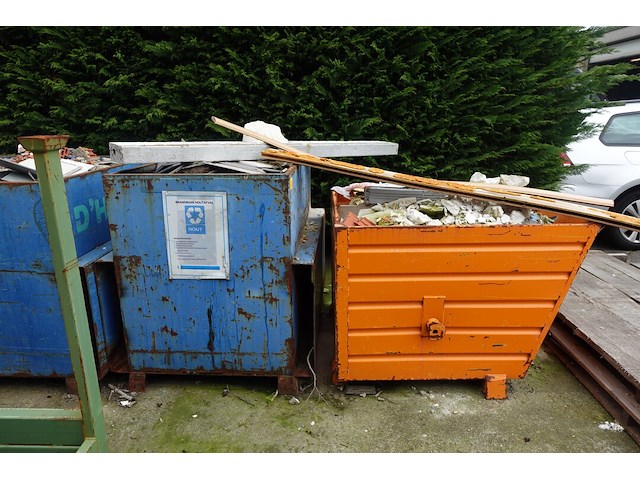 4x metalen container + inhoud - afbeelding 1 van  9