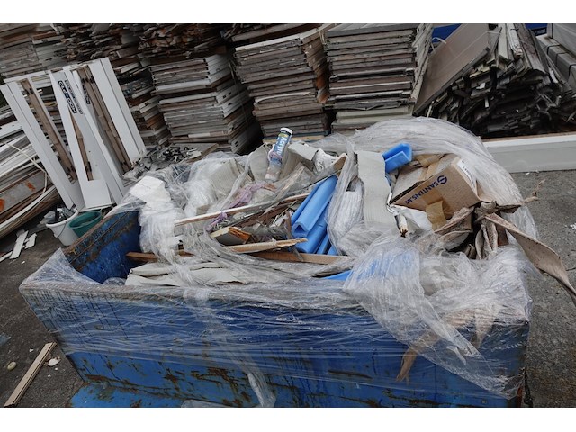 4x metalen container + inhoud - afbeelding 8 van  9