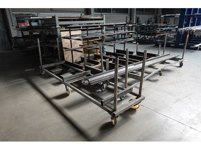 4x metalen kar + inhoud - afbeelding 3 van  3