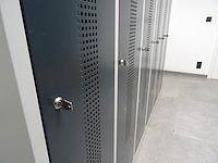 4x metalen locker + 2x zitbankje - afbeelding 3 van  5