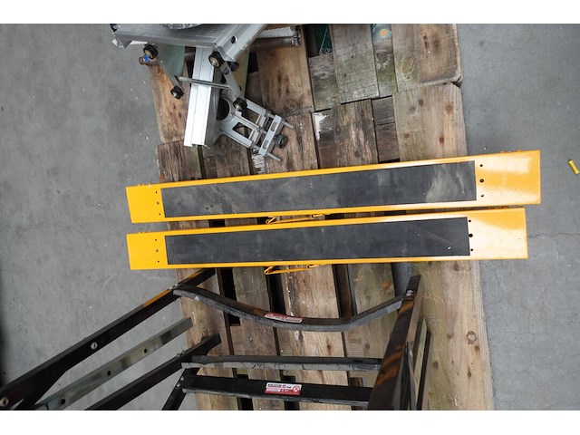 4x metalen schraag - afbeelding 3 van  5