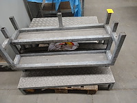 4x metalen trap - afbeelding 1 van  3