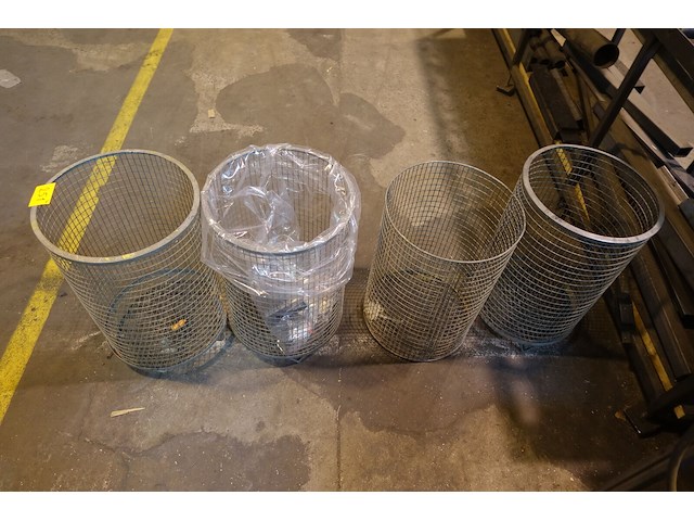 4x metalen vuilnismand - afbeelding 1 van  3