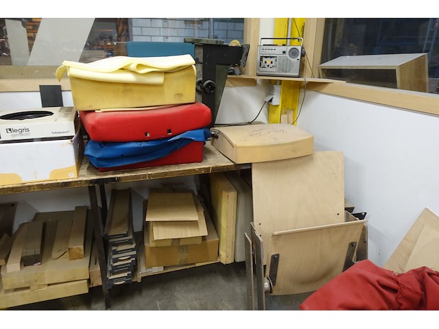 4x metalen werktafel + inhoud - afbeelding 2 van  24
