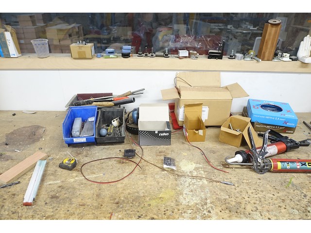4x metalen werktafel + inhoud - afbeelding 6 van  24