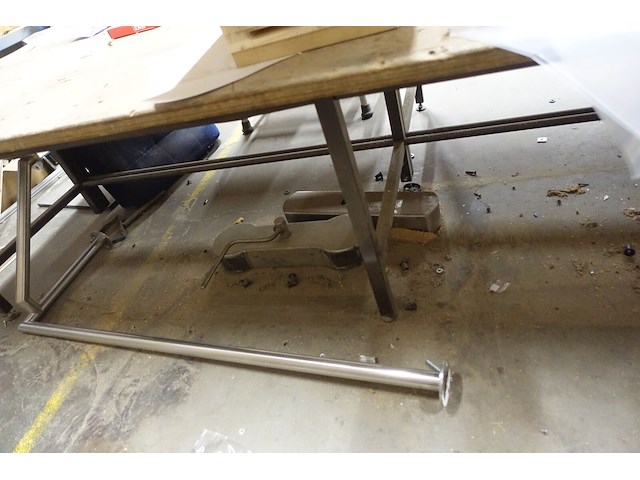 4x metalen werktafel + inhoud - afbeelding 17 van  24