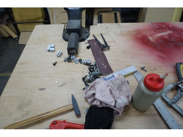 4x metalen werktafel + inhoud - afbeelding 18 van  24