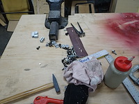 4x metalen werktafel + inhoud - afbeelding 18 van  24