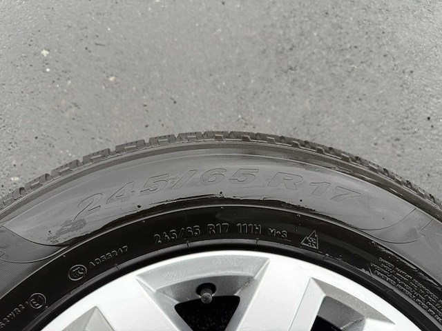 4x m+s vw amarok band + velg 17" - afbeelding 6 van  6