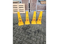 4x no parking waarschuwingsborden - afbeelding 1 van  1
