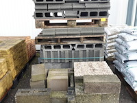 4x pallet betonstenen/afboording - afbeelding 1 van  3