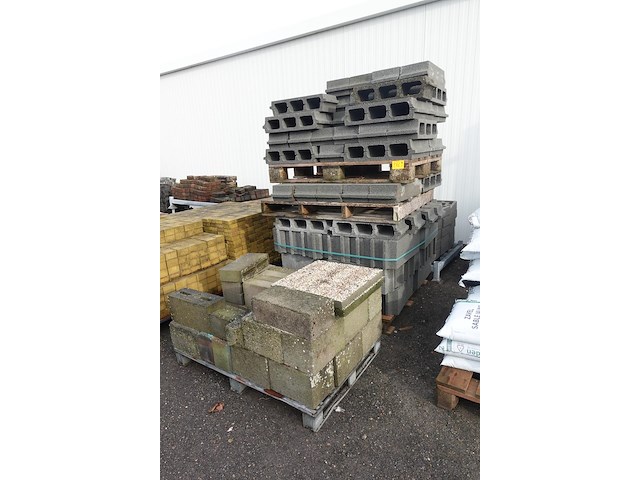 4x pallet betonstenen/afboording - afbeelding 2 van  3