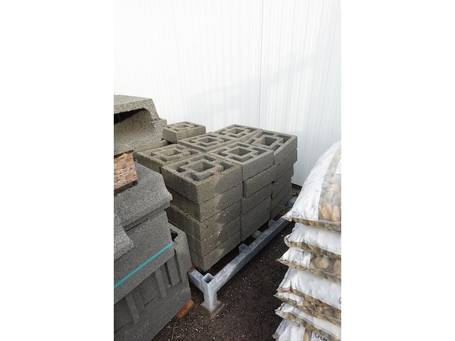 4x pallet betonstenen/afboording - afbeelding 3 van  3