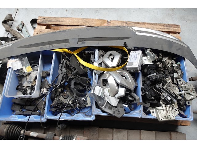 4x pallet diverse ijzerwaren - afbeelding 5 van  9