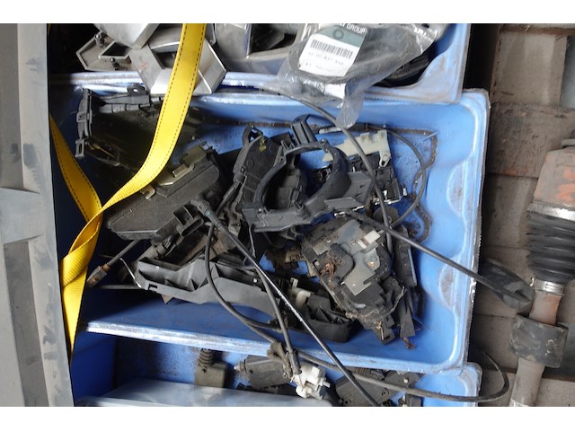 4x pallet diverse ijzerwaren - afbeelding 8 van  9