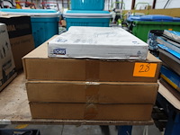 4x papierdispenser (waaronder 1 wandmodel) tork