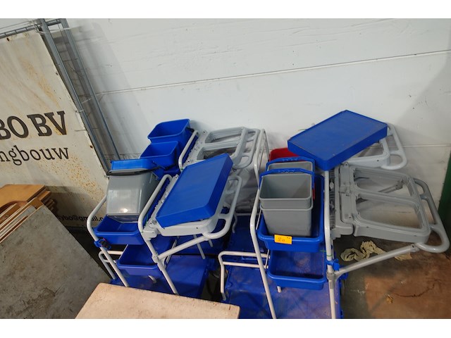4x professionele schoonmaakwagen - afbeelding 2 van  3