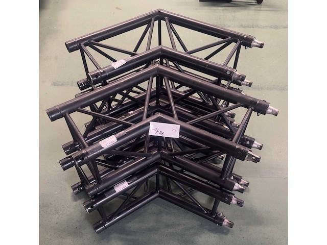 4x protruss s31 corner 120° sq30 black - afbeelding 1 van  1
