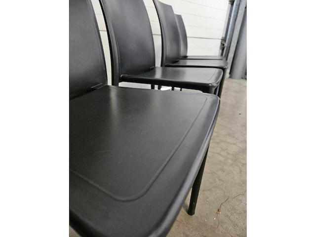 4x pvc stoel moon zwart - gaber - afbeelding 2 van  3